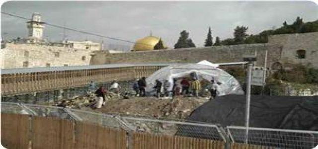 Astal calls for supporting resistance to stop judaization schemes in Jerusalem