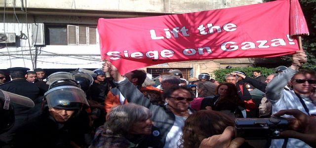 Activists supporting Palestinians clash with security forces.